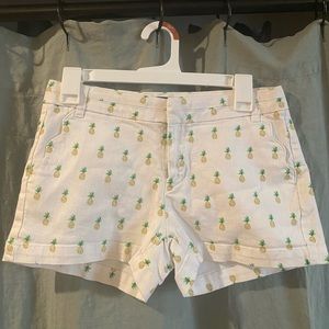 Small pineapple shorts